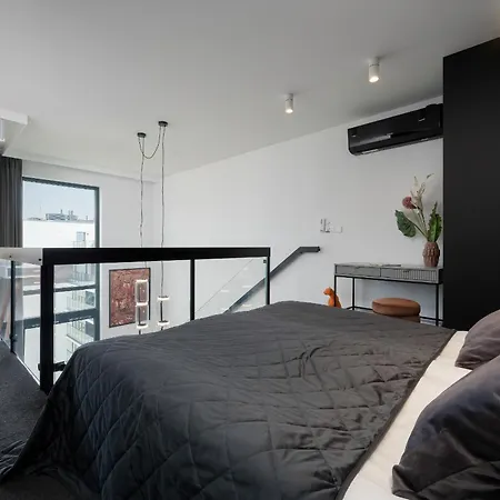 Apartment Ekskluzywny Z Antresola By Renters Prestige Warschau