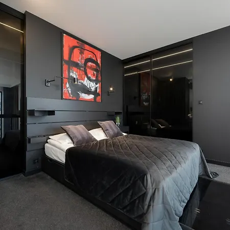 Ekskluzywny Z Antresola By Renters Prestige *