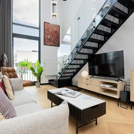 Ekskluzywny Z Antresola By Renters Prestige *