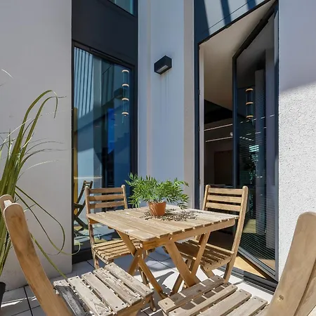 Ekskluzywny Z Antresola By Renters Prestige